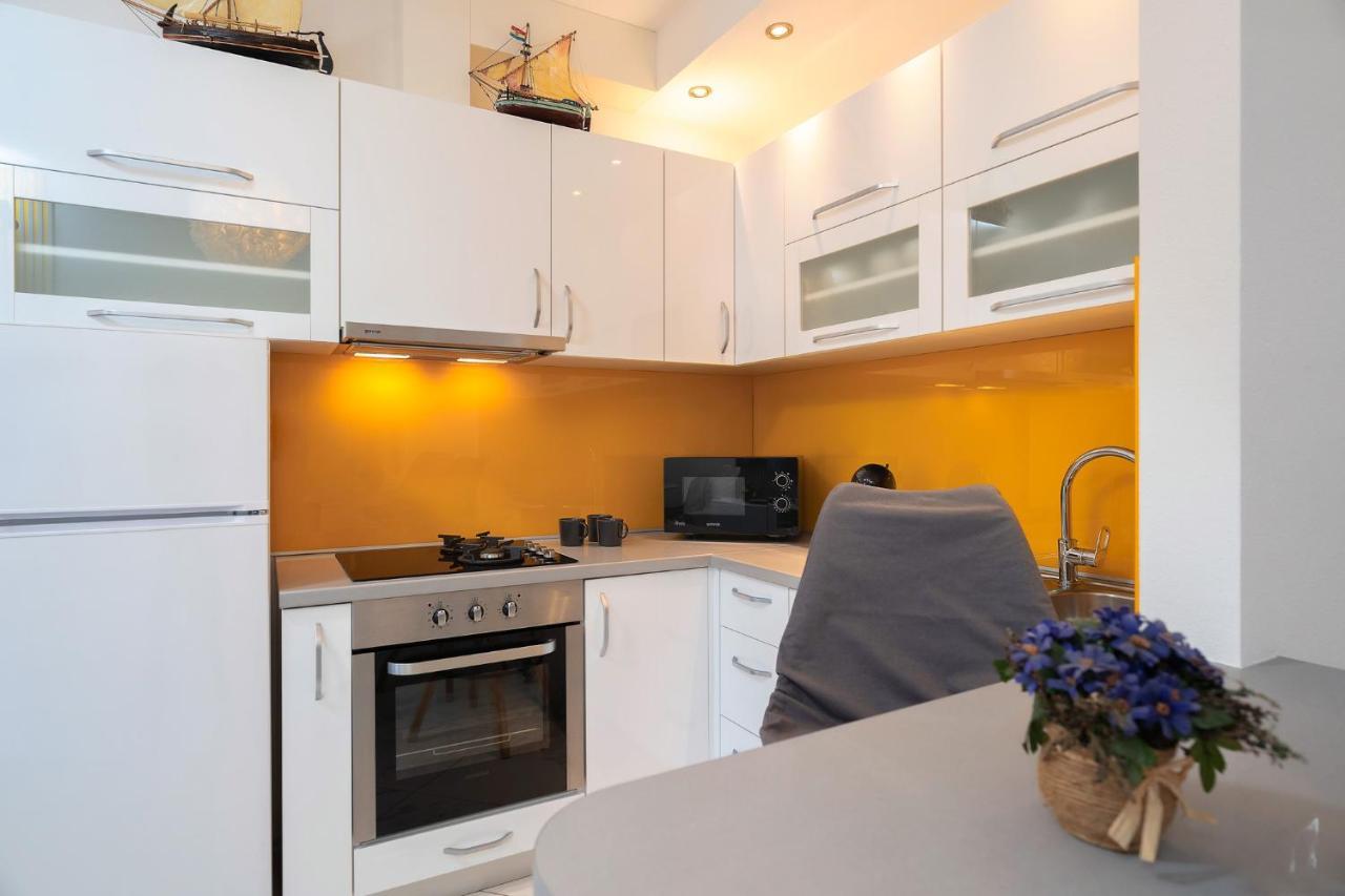 Capitis In The Center Apartment